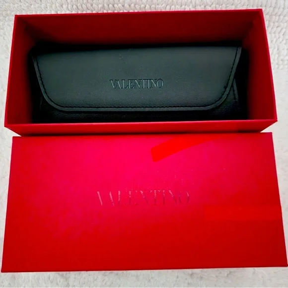 ♥️✨🖤Valentino Rock Studed Smoke Black Sunnies🖤✨♥️ - Picture 11 of 13